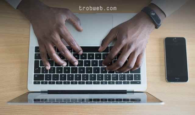 إعادة تعيين كلمة سر شبكة الواي فاي على Mac